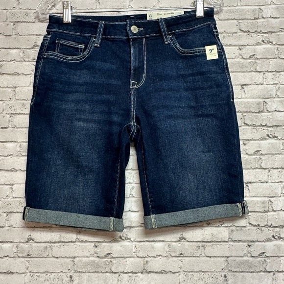 Arizona Jeans Co. Womens Size 5 Jean Bermuda Shorts Mid Rise Cuffed NEW - Picture 1 of 11